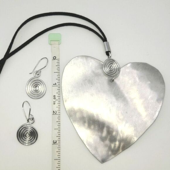 Handcrafted Silver Heart Pendant Necklace and Earrings Set - Picture 2 of 3
